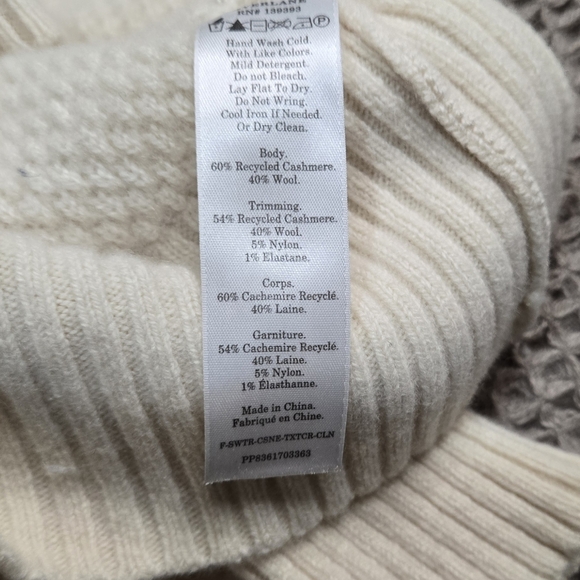 Express NWT Cable Knit Puff Sleeve Cream Sweater Size Small - Picture 2 of 12